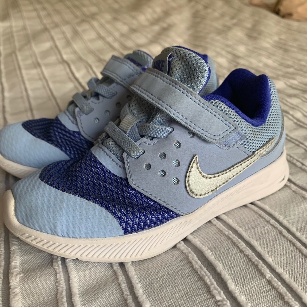 Toddler girl blue Nike’s
